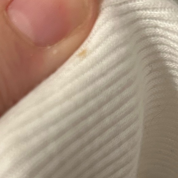 Cropped, ribbed, white tank top. - Picture 4 of 4